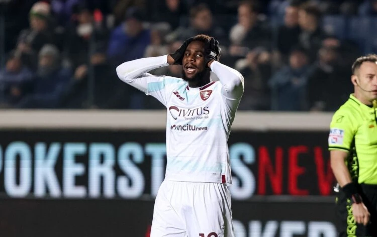 Inquiétude pour Salernitana : Boulaye Dia Quitte le Terrain sur Blessure Face à l'AC Milan