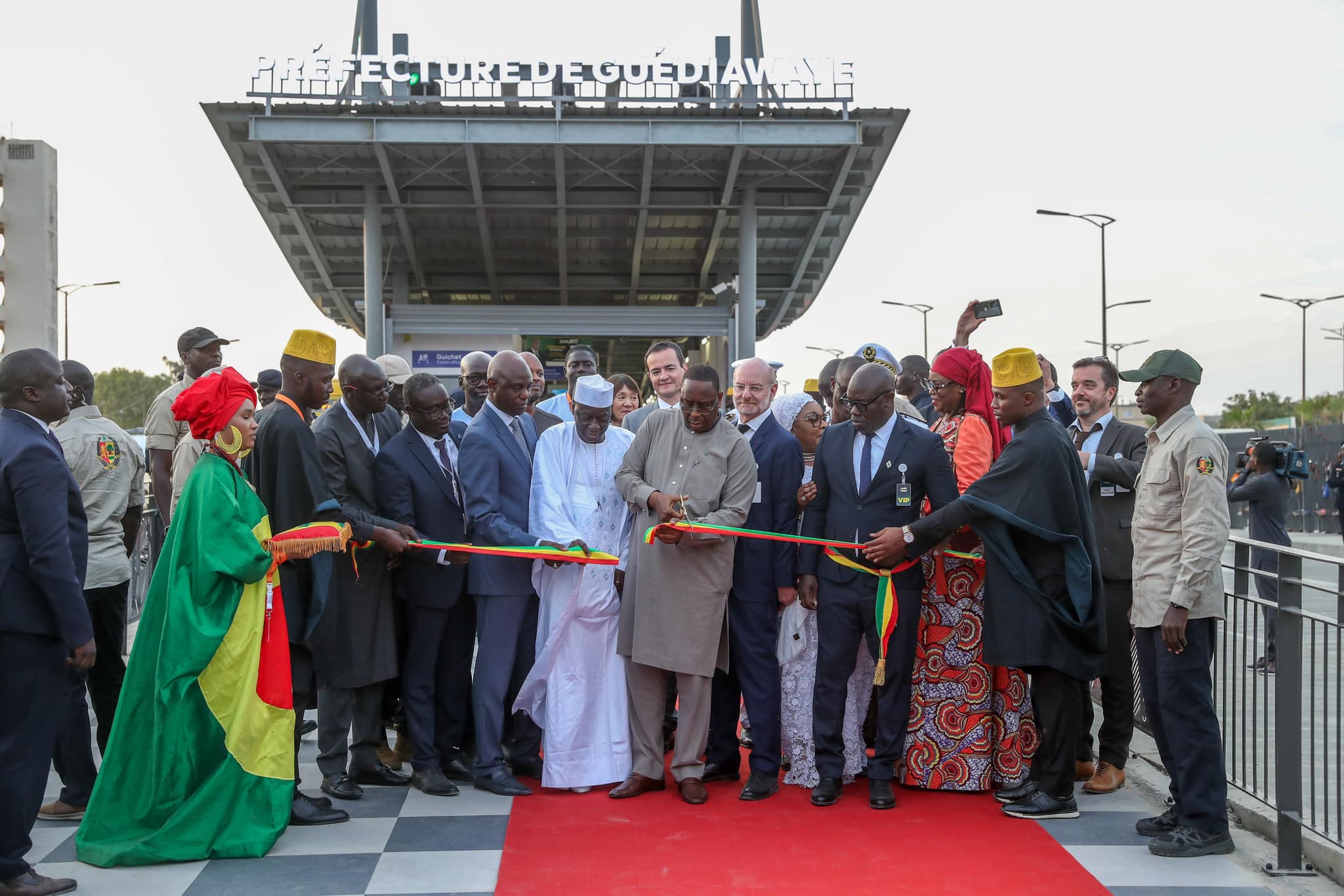 Inauguration historique du BRT à Dakar : Aissata Tall Sall salue la vision transformative du Président Macky Sall