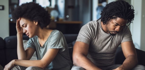 "Les signes subtils de l'érosion de l'amour : Comment reconnaître si votre partenaire ne vous aime plus"