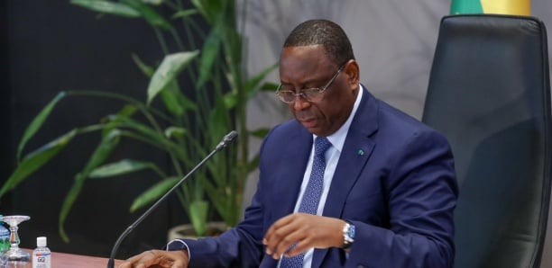 Élection présidentielle au Sénégal : Macky Sall choisit le 24 mars, suscitant des interrogations