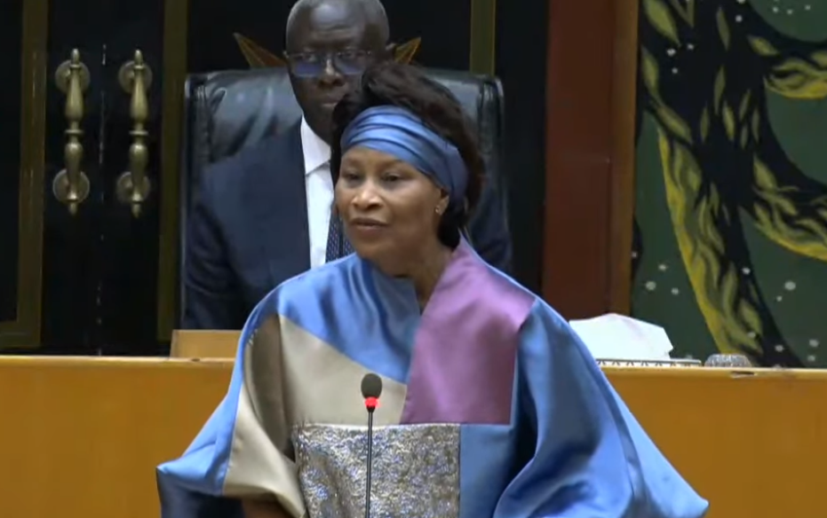 Aissata Tall Sall défend vigoureusement la loi d'amnistie à l'Assemblée nationale : « Kouma yobbou CPI ma wouyou djila… »