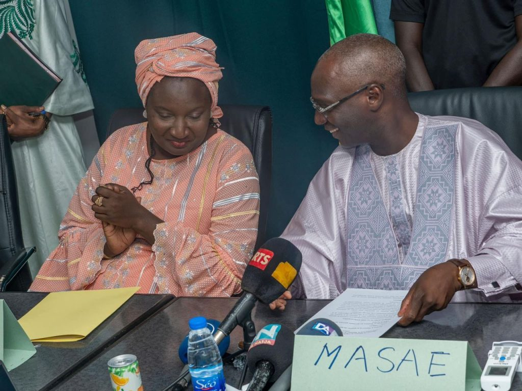 Mabouba Diagne et Khady Diène Gaye signent une convention pour la mobilisation agricole et l’insertion des jeunes