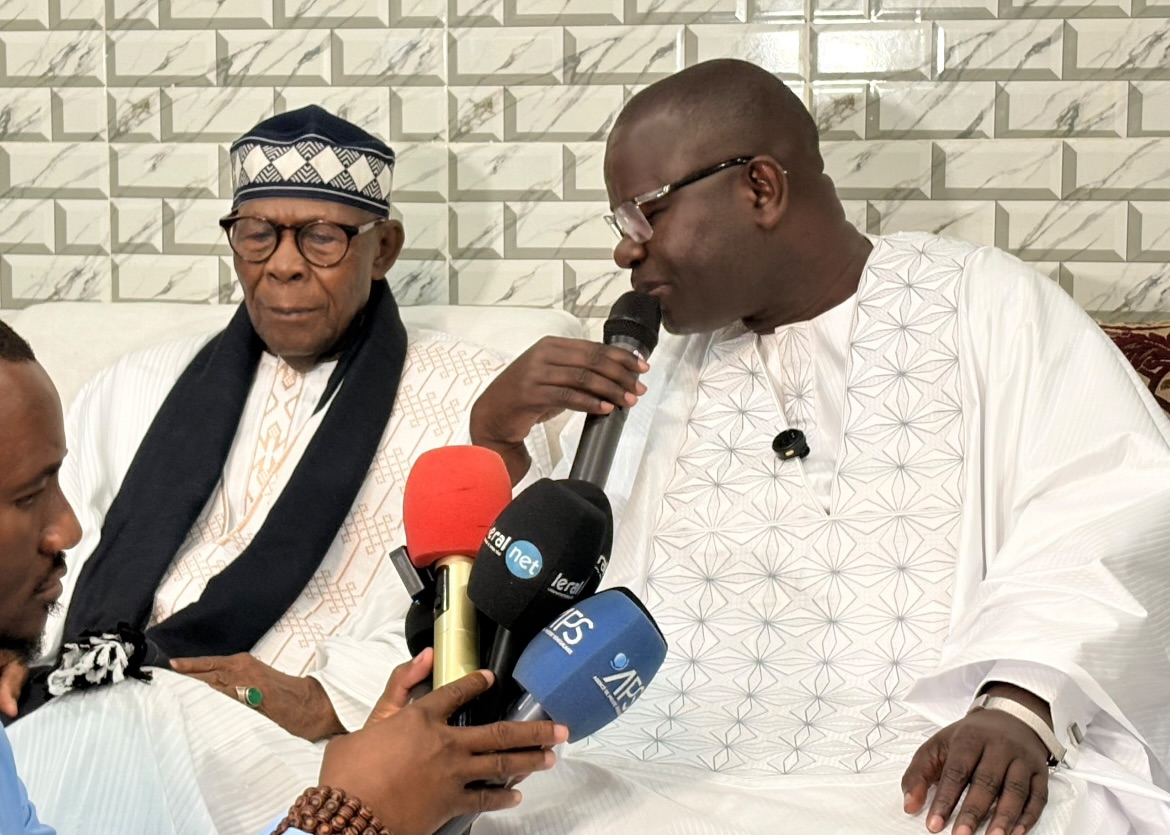 Visite du DG du Port autonome de Dakar chez le Khalife de Léona Niassène